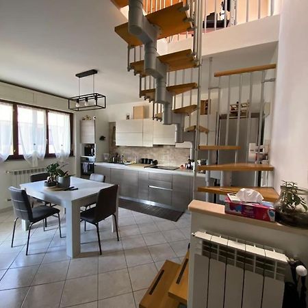 "Come A Casa" - Appartamento Gigi - Self Check In - Ospedale Humanitas - Forum Assago - Tram15 Rozzano Buitenkant foto