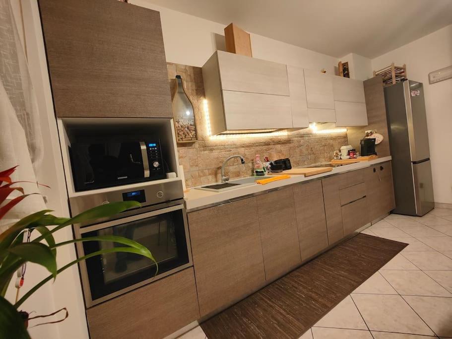 "Come A Casa" - Appartamento Gigi - Self Check In - Ospedale Humanitas - Forum Assago - Tram15 Rozzano Buitenkant foto