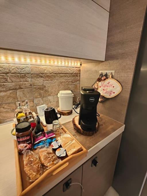 "Come A Casa" - Appartamento Gigi - Self Check In - Ospedale Humanitas - Forum Assago - Tram15 Rozzano Buitenkant foto