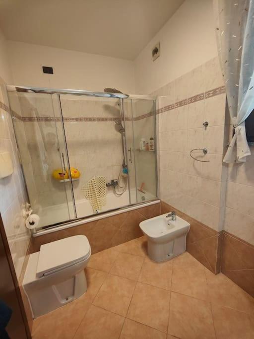 "Come A Casa" - Appartamento Gigi - Self Check In - Ospedale Humanitas - Forum Assago - Tram15 Rozzano Buitenkant foto