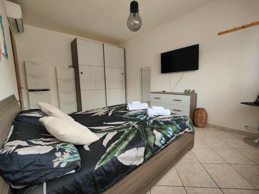 "Come A Casa" - Appartamento Gigi - Self Check In - Ospedale Humanitas - Forum Assago - Tram15 Rozzano Buitenkant foto
